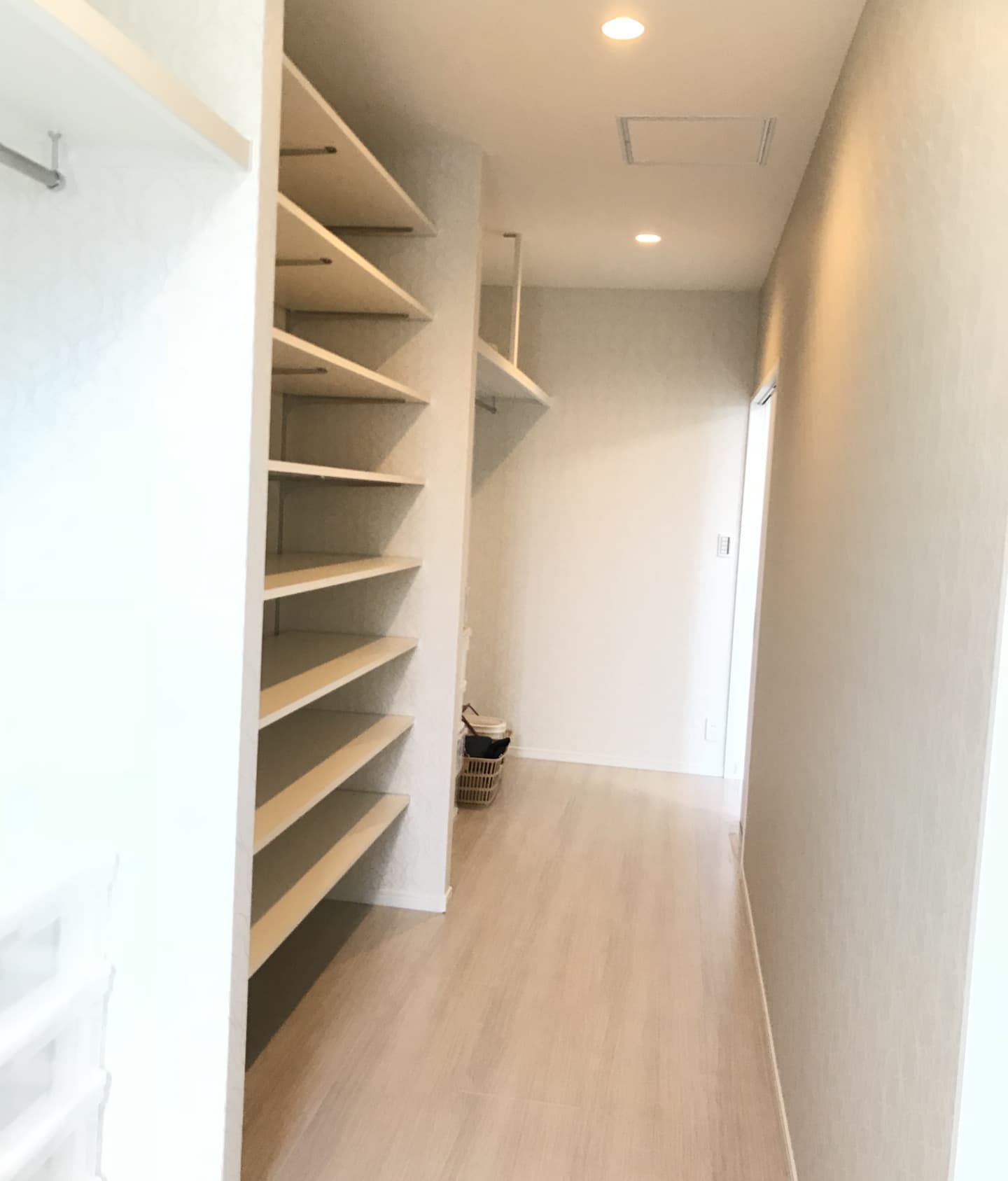 施工E8
